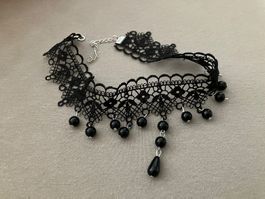 Elegante, schwarze Spitzenhalskette mit schwarzen Perlen,Neu