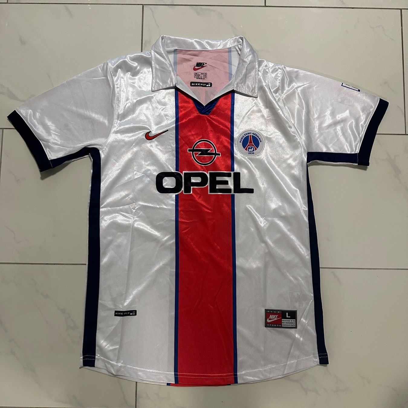 Nike Leibchen & Hosen: PSG Okocha Trikot Grösse L – Neu (gemäss Beschreibung) aus Liestal von tha_dg6j