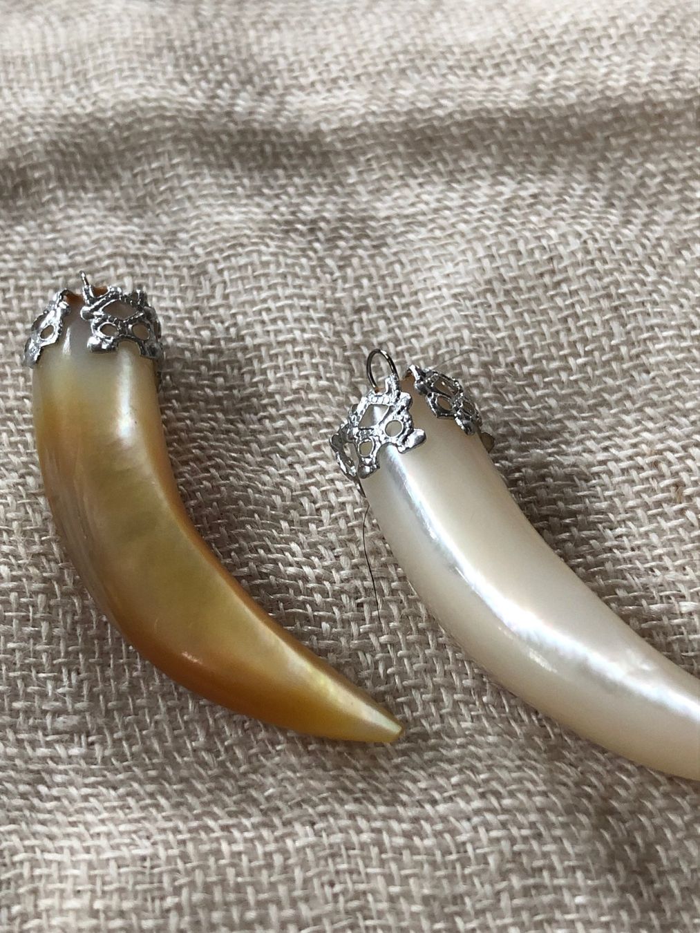 Ciondoli: 1 x Anhänger Schmuck Horn oder Perlmutt hell + dunkel Kette – Usato da Wald ZH venduto da rotschmuddl 1