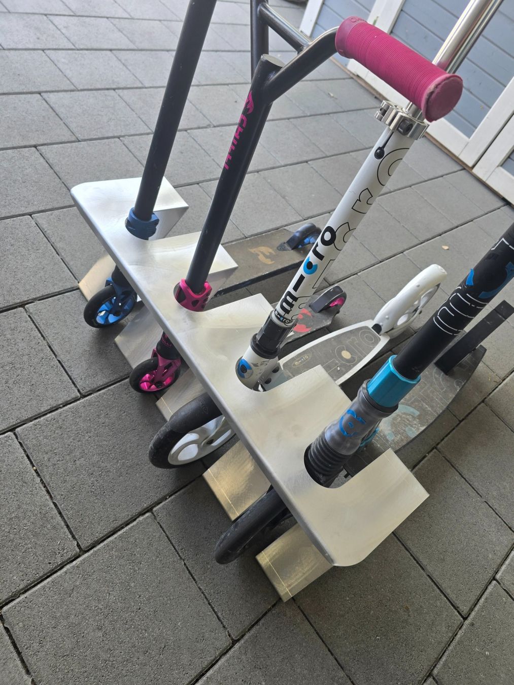Altro in Decorazioni & Accessori: 4 er Kickboardständer Kicki Trotti Scooter Ständer – Nuovo e nell'imballaggio originale da Alpnachstad venduto da Vintage-girl 1