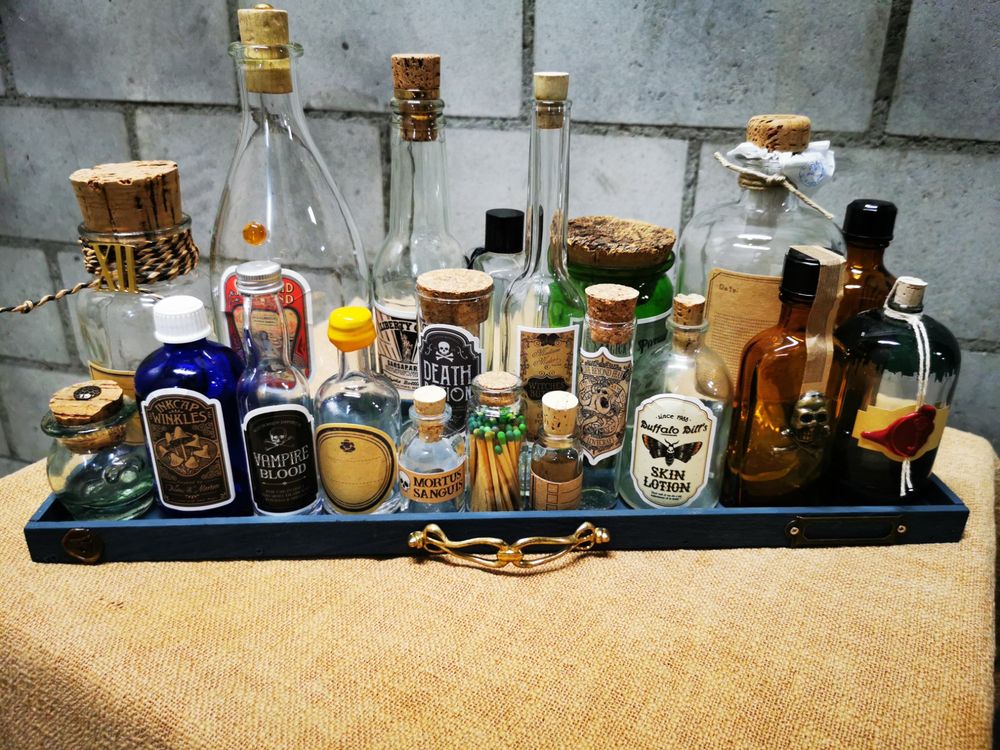 Braxio Gothic Trankflaschen Aus Harz – Schwarz, Mit Wasserspeiern, Halloween-Deko & Gruselig-süßes Geschenk