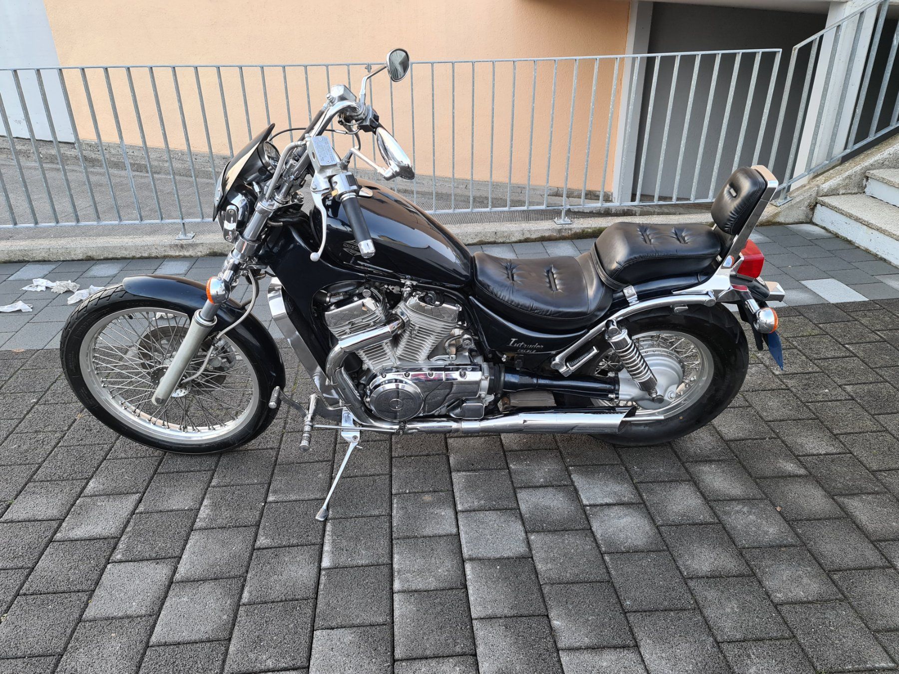 Suzuki Chopper: Suzuki Intruder VS 800 GLP – Gebraucht aus Galgenen von  2