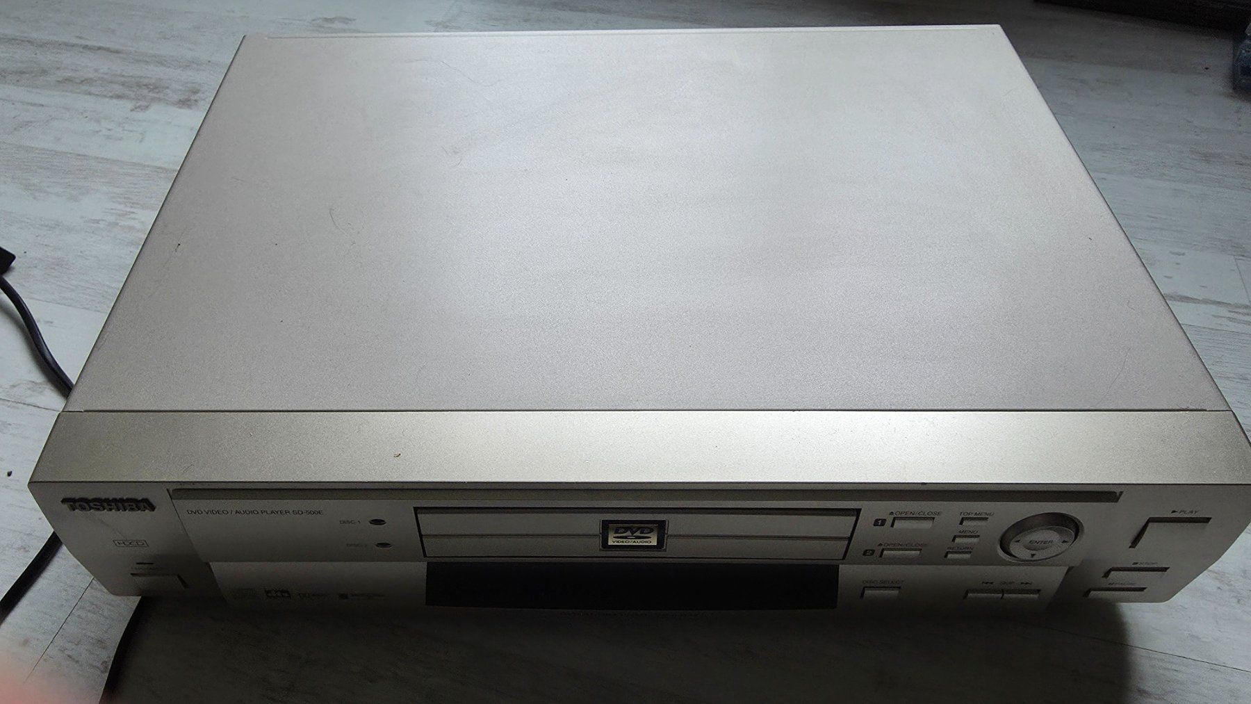 Toshiba Lettore multimediale & Streamer: Toshiba CD/DVD-Player SD-500EE - 2-Disc-Tray – Nuovo (secondo la descrizione) da St. Gallen venduto da ume_j65p 1