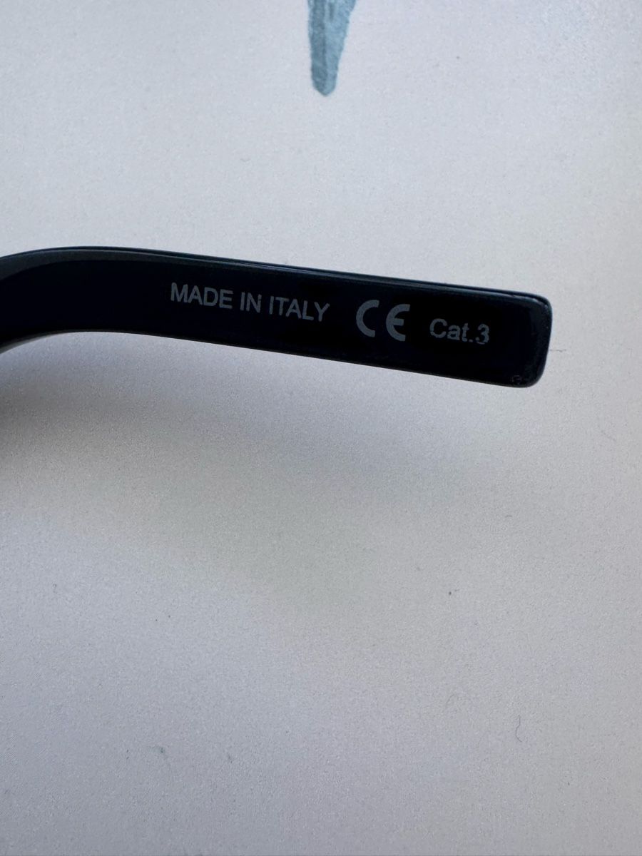 Saint Laurent Occhiali & Lenti: YSL Sonnenbrille Damen schwarz – Usato da Unterengstringen venduto da Cuz_5555 7