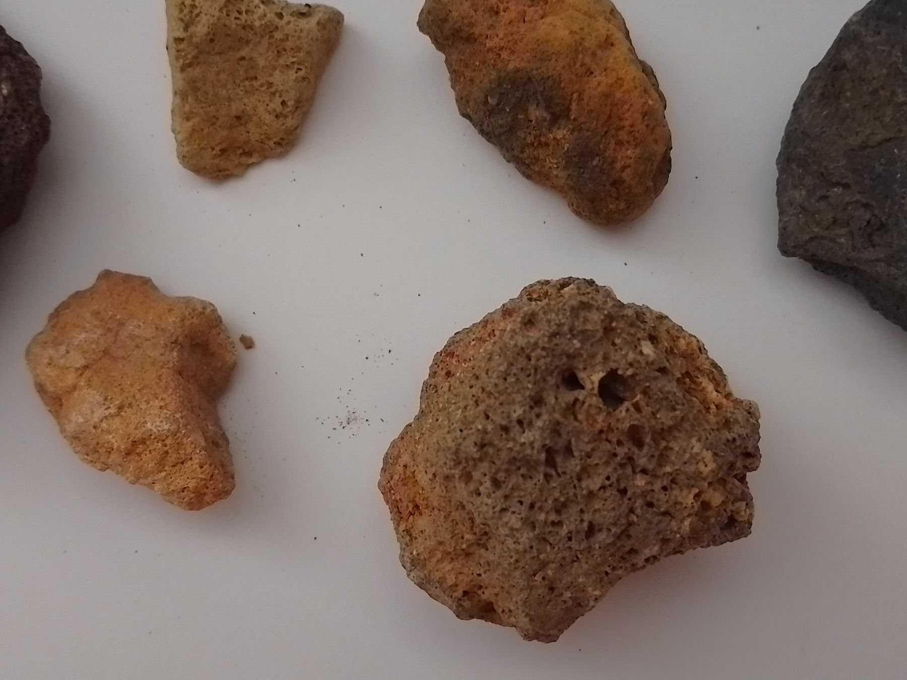 Mineralien & Heilsteine: Pierres volcaniques – Gebraucht aus Echandens von Gamora32 1