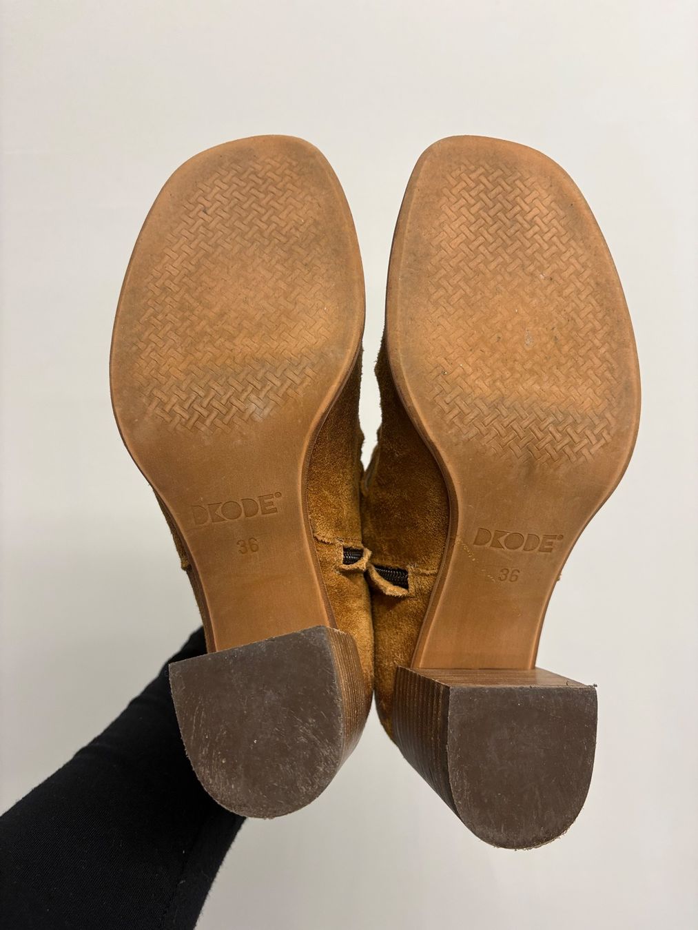 Scarpe da donna: Dkode Braune Wildleder Stiefeletten mit Absatz Gr. 36 Boho – Usato da Regensdorf venduto da secondchancefashion 6