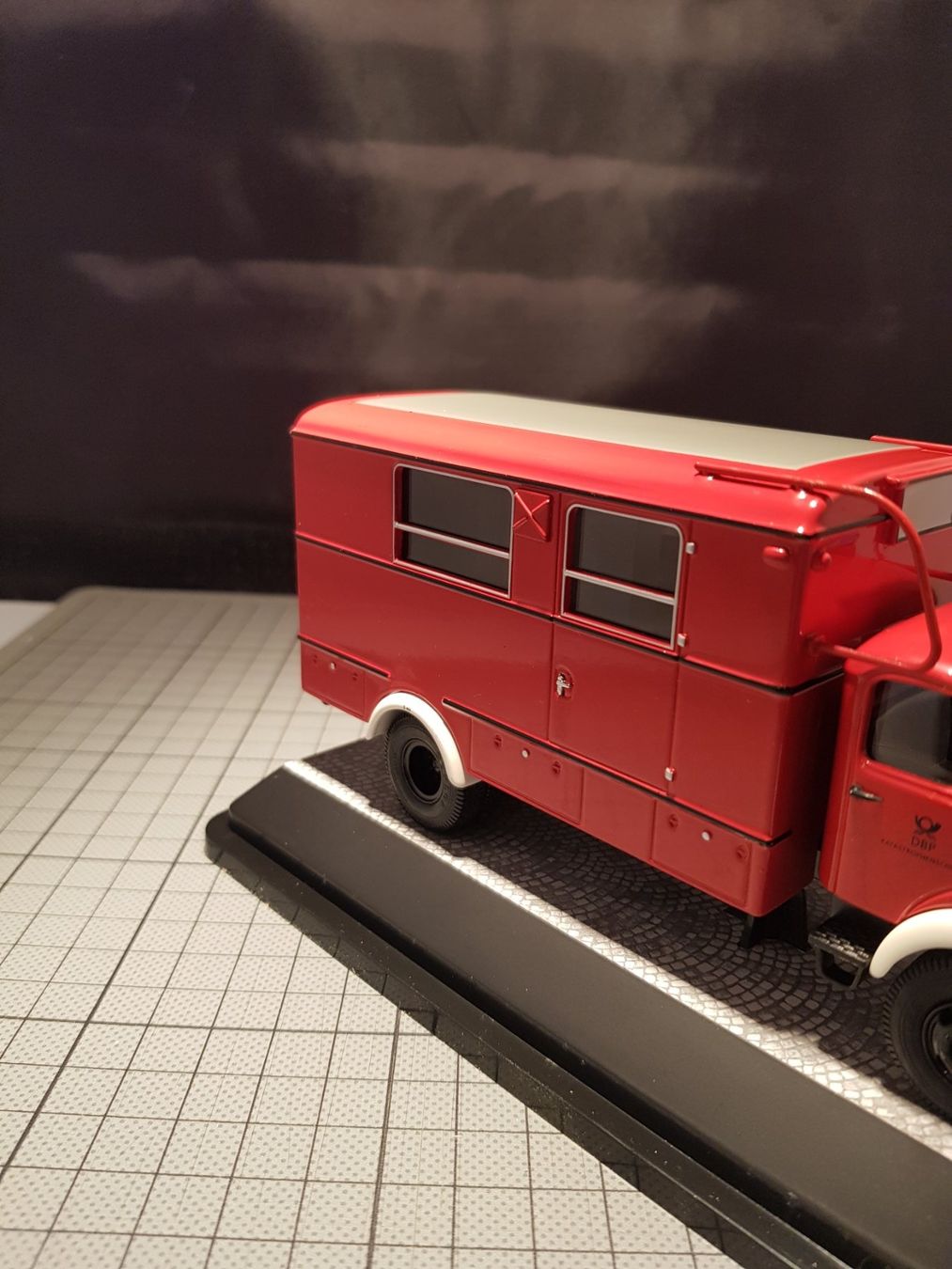 Mercedes-Benz Modellini d'auto: Mercedes-Benz LA 911 "Katastrophenschutz" – Nuovo e nell'imballaggio originale da Chézard-St-Martin venduto da AlPat-Collections 2