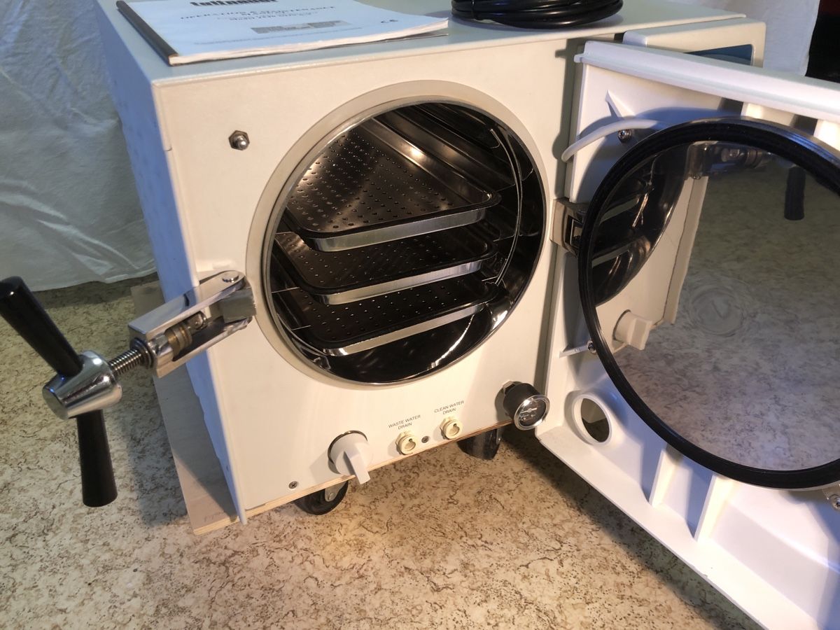 Tutte le macchine: Autoklav Tuttnauer Nova 3 – Usato da Oberkirch LU venduto da Sinusplusminus 2