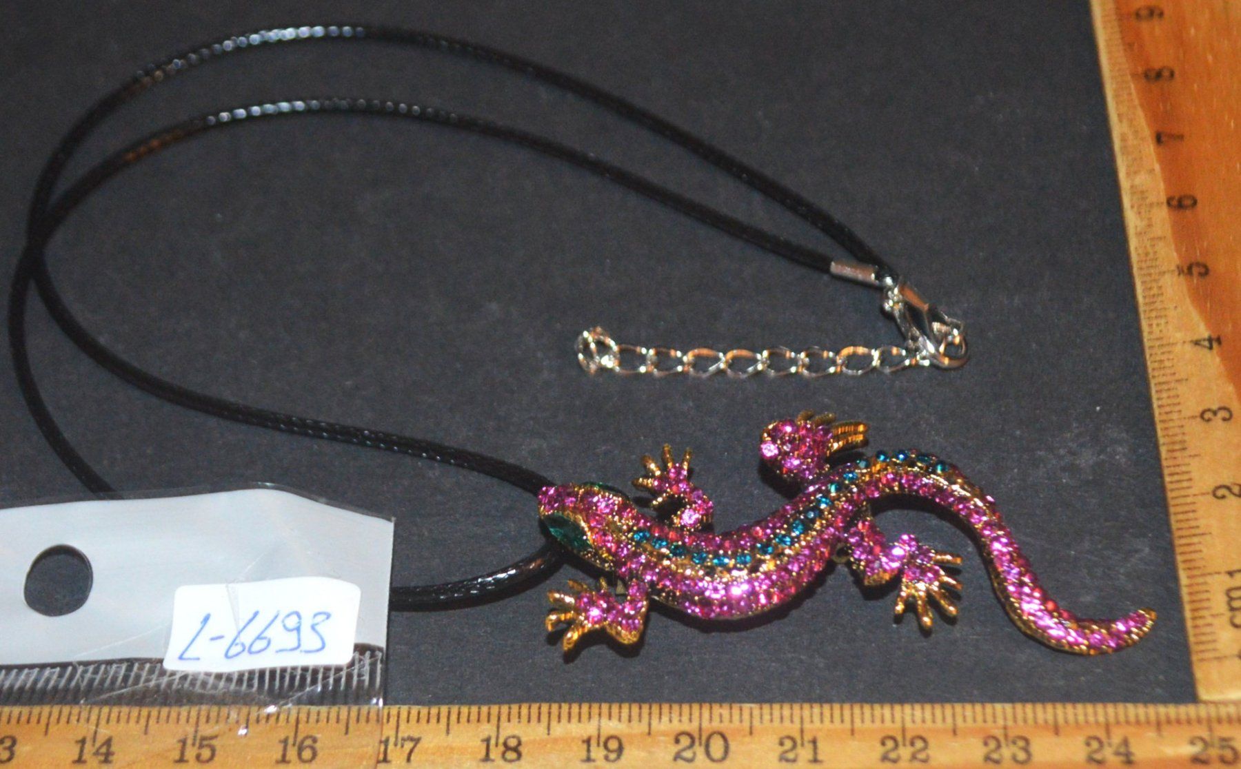 Spille & Fermagli: Brosche oder Halskette L-6693 – Eidechse purple mit Strass – Nuovo e nell'imballaggio originale da Goldiwil (Thun) venduto da han_v5b7 3
