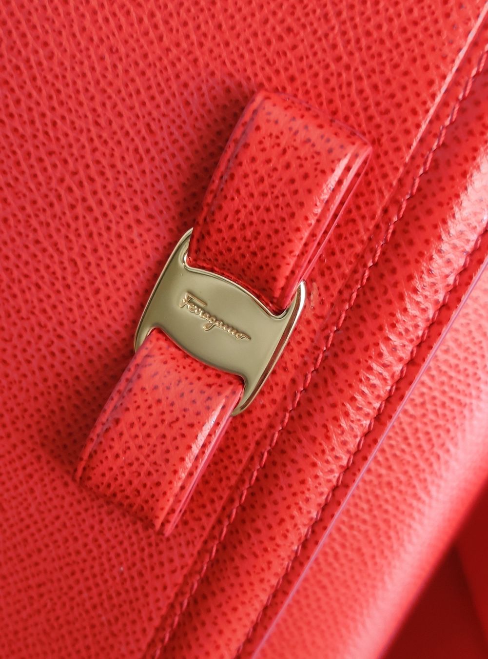 Salvatore Ferragamo Borse da donna: SALVATORE FERRAGAMO VARA BAG – Nuovo (secondo la descrizione) da Zollikon venduto da ces-chic 4