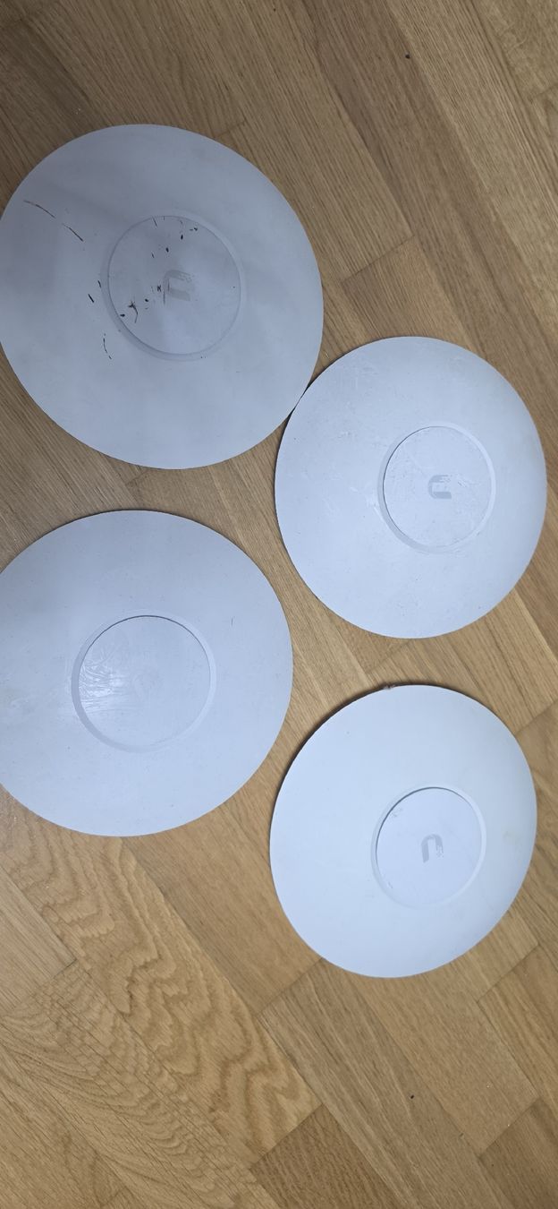 WiFi: Unifi Wi-Fi  – Usato da Gempenach venduto da Dreamzz_17