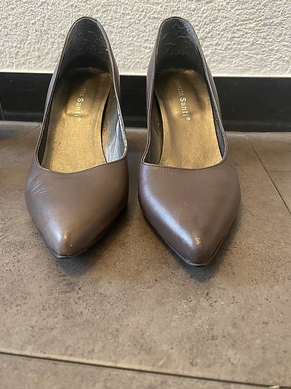 Damenschuhe: Pumps 38 – Gebraucht aus Rorschacherberg von JBF17