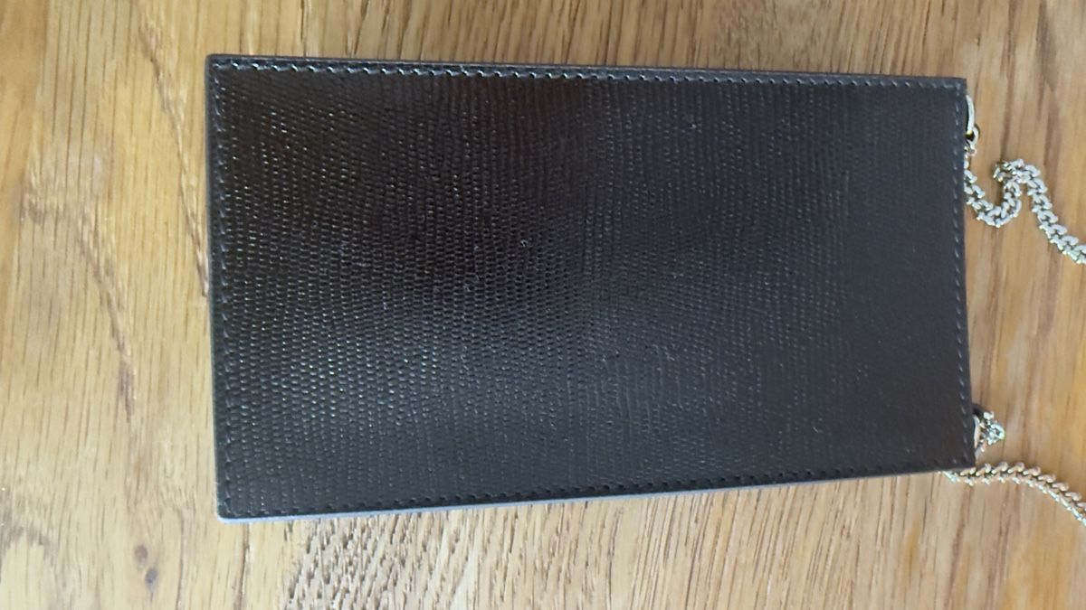 Alexander Mcqueen Taschen: ALEXANDER MCQUEEN Black Embossed Leather Skull Phone Case On – Neu (gemäss Beschreibung) aus Dübendorf von Dave702 1