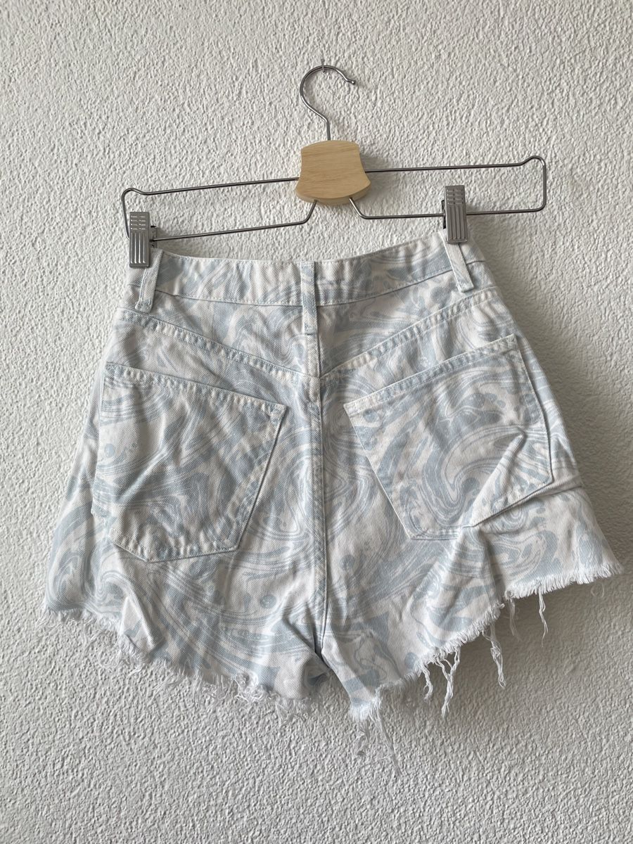 Zara Pantaloni: Swirly shorts – Usato da Uster venduto da emm_px8k 2
