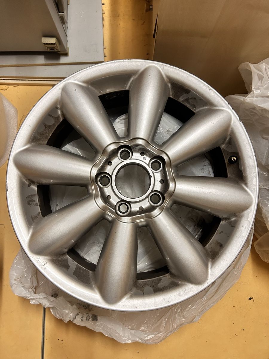 Mini Cerchioni: Genuine Mini Cooper Wheel, 7 1/2Jx18EH2+ – Usato da Schlieren venduto da panos94 1