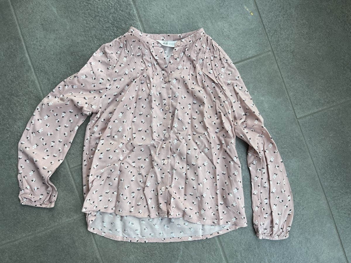 H&M Blouses, T-shirts & Tops: Bluse / Tunika langarm H&M 152 – D'occasion à Wil ZH par Wonderwoman76