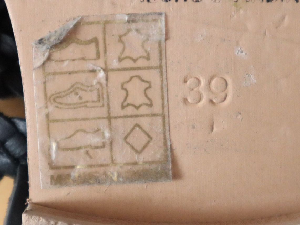 Damenschuhe: Slipper / Sandale, echt Leder, Gr. 39, schwarz – Gebraucht aus Wattwil von diamant1 6