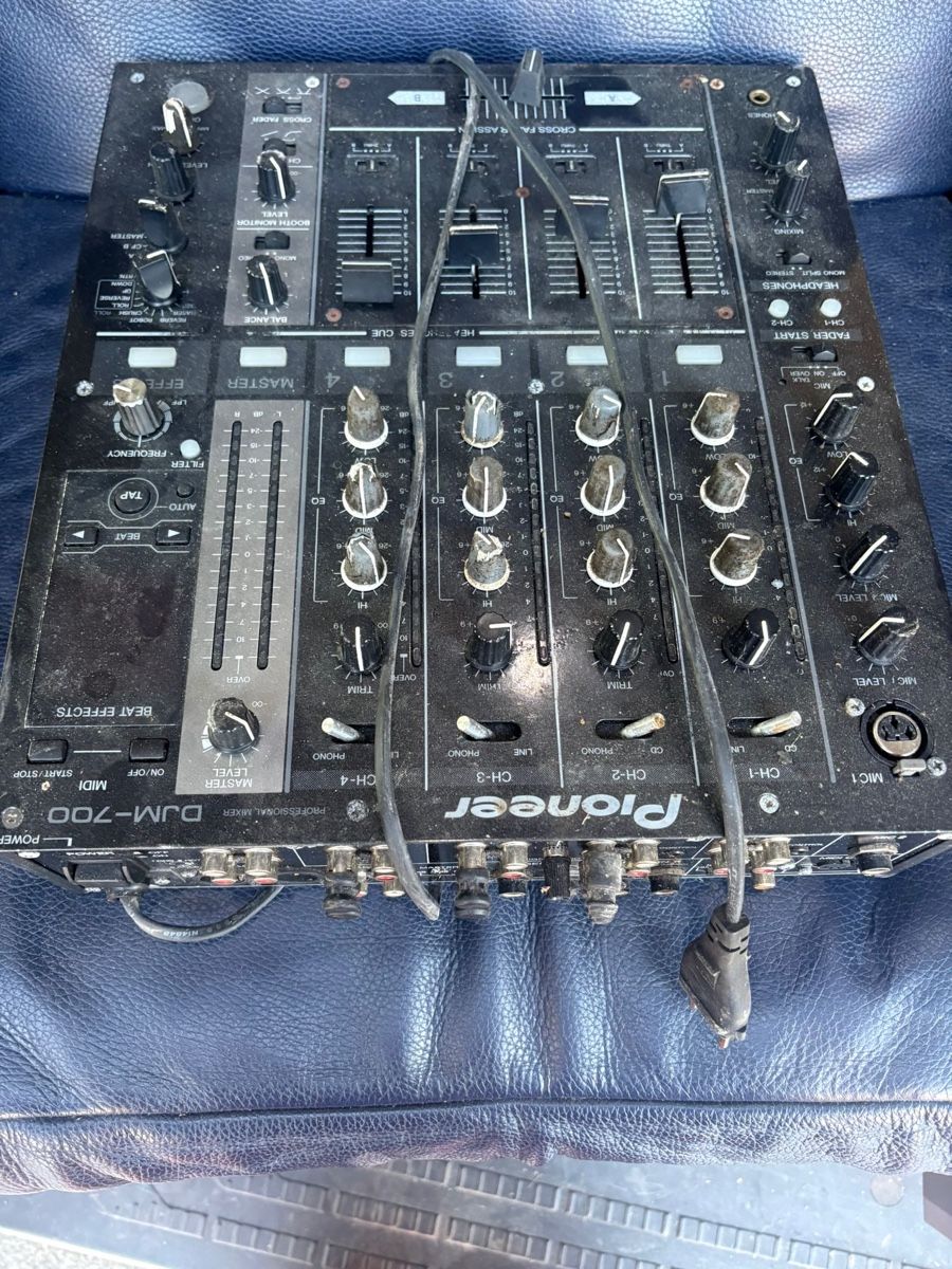 Pioneer Console di mixaggio: Pioneer DJM-700 Profi Mixer gebrauchter – Usato da Sursee venduto da Fion 6