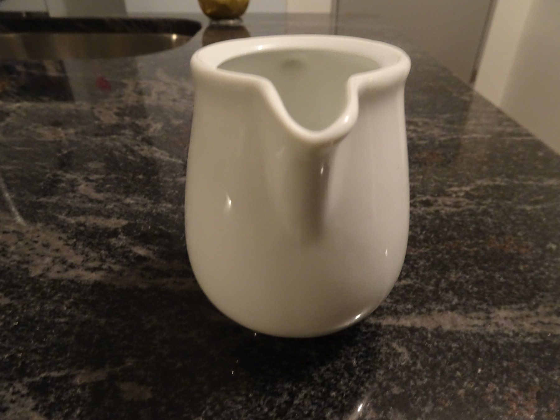 Rössler Caraffe: RÖSSLER W EISSES KRÜGLEIN 2,5DL GEMARKT MIT 1 – Usato da Zürich venduto da Roulet 2