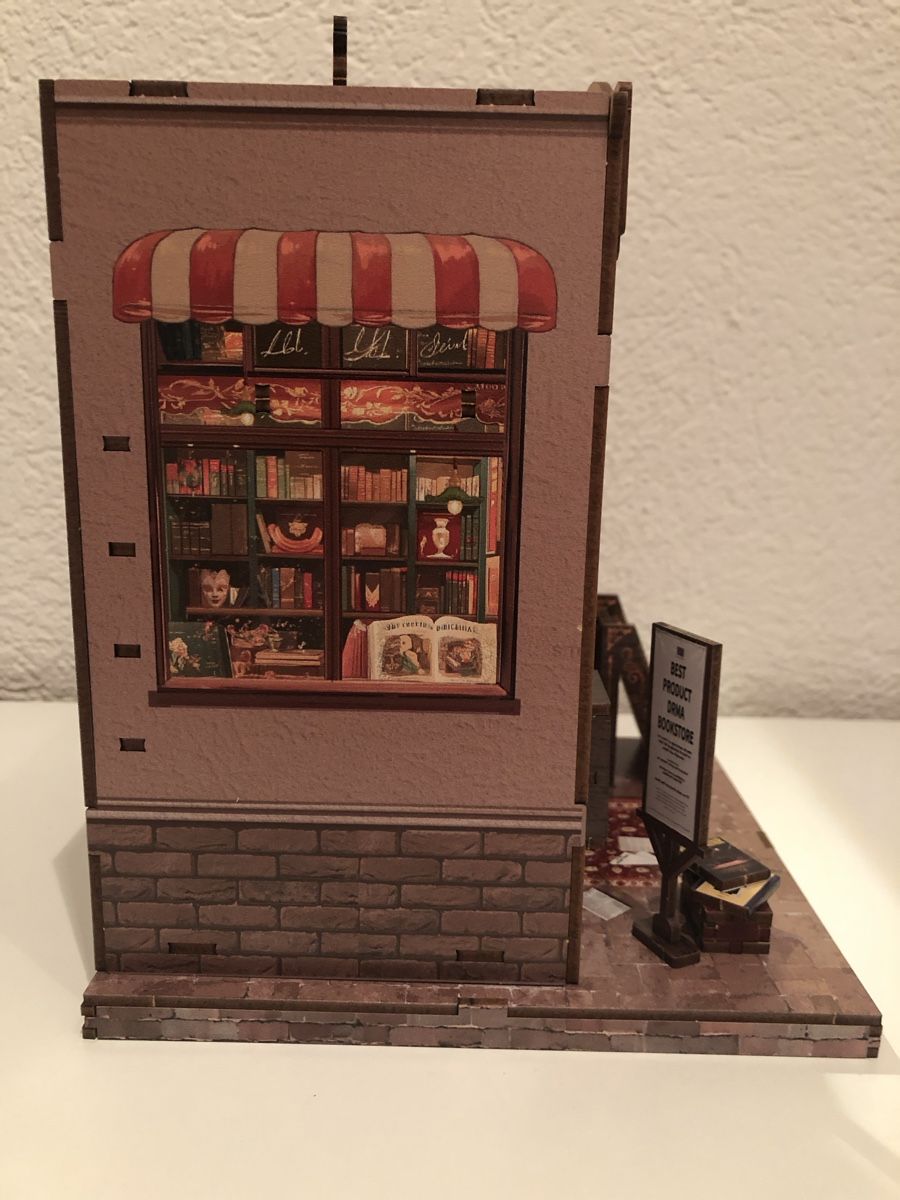 Tutte le decorazioni: The Drama Bookshop - Book Nook – Usato da Zollikofen venduto da DelNero 5