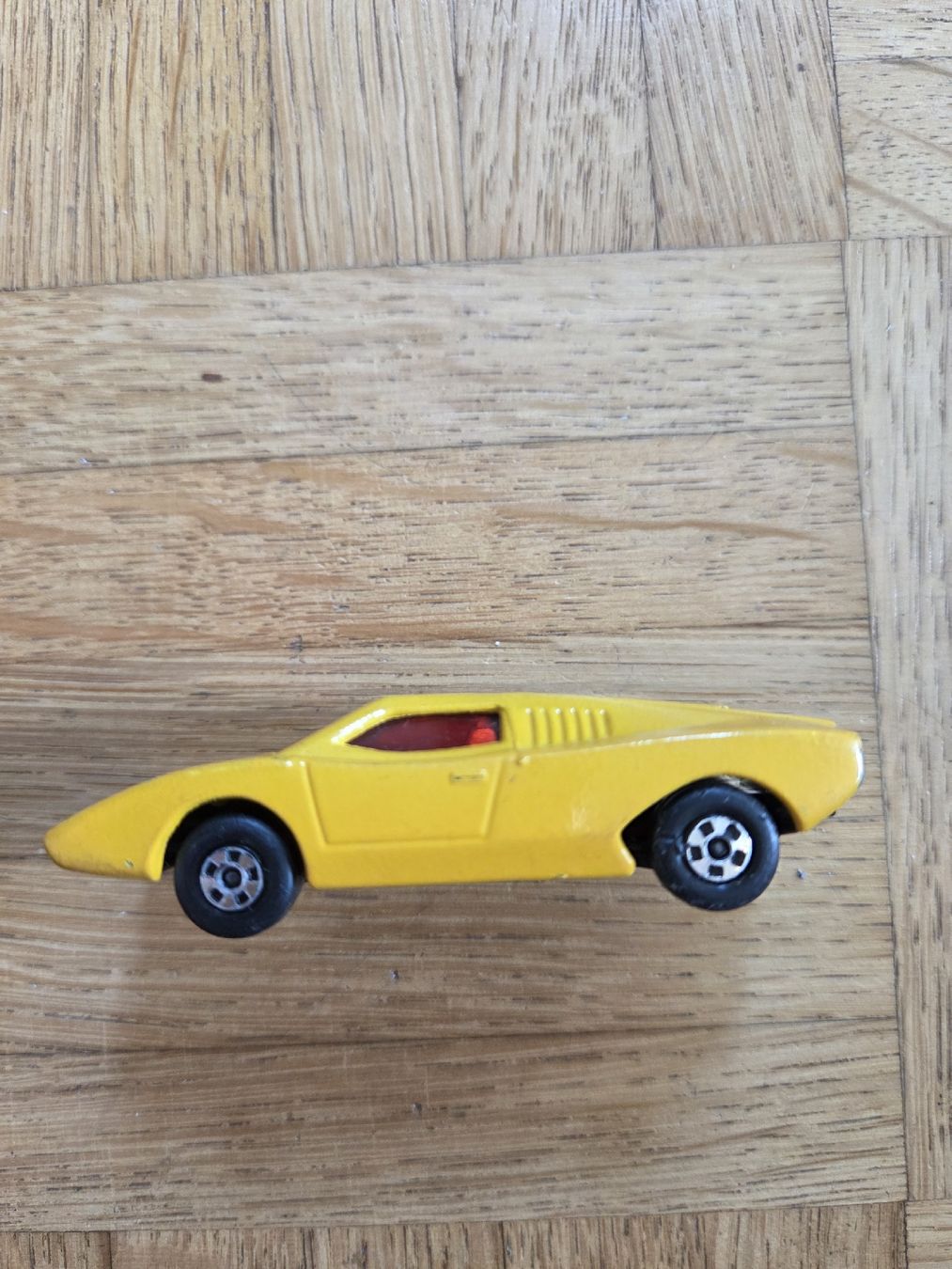 Matchbox Modellini d'auto: Matchbox Superfast Nr. 27 Lamborghini Countach (1973) Gelb – Usato da Riehen venduto da str_2msn 1