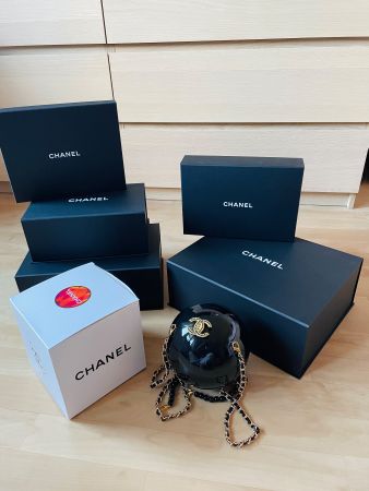 CHANEL Original Pearl minaudière bag - Limited Edition (NEW)