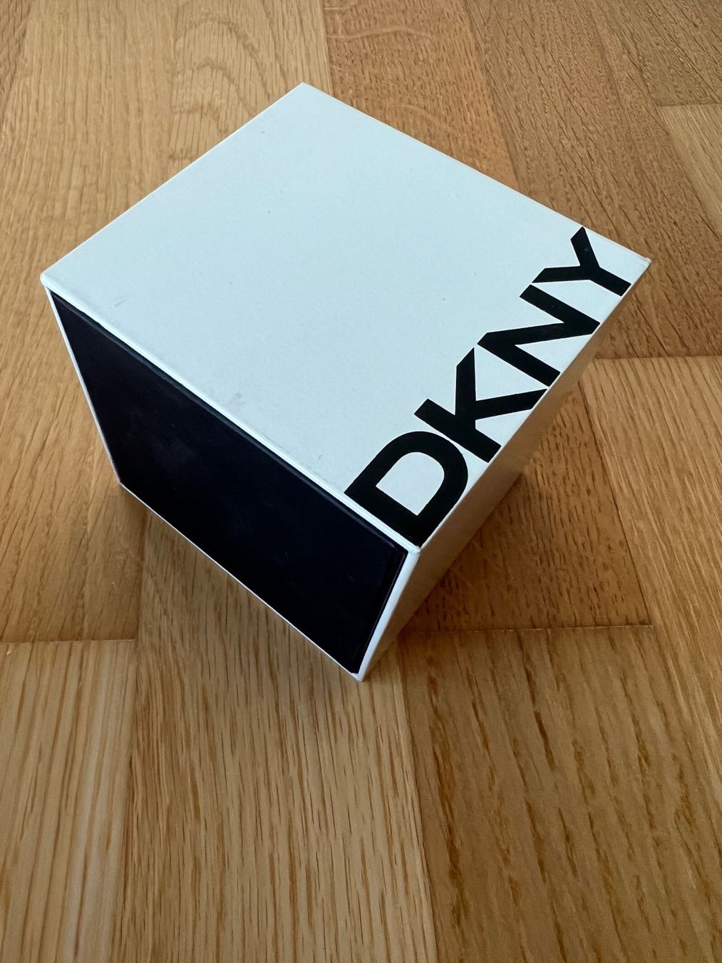DKNY Orologi: DKNY Uhr – Usato da St.Gallen venduto da Shopaholic5 4
