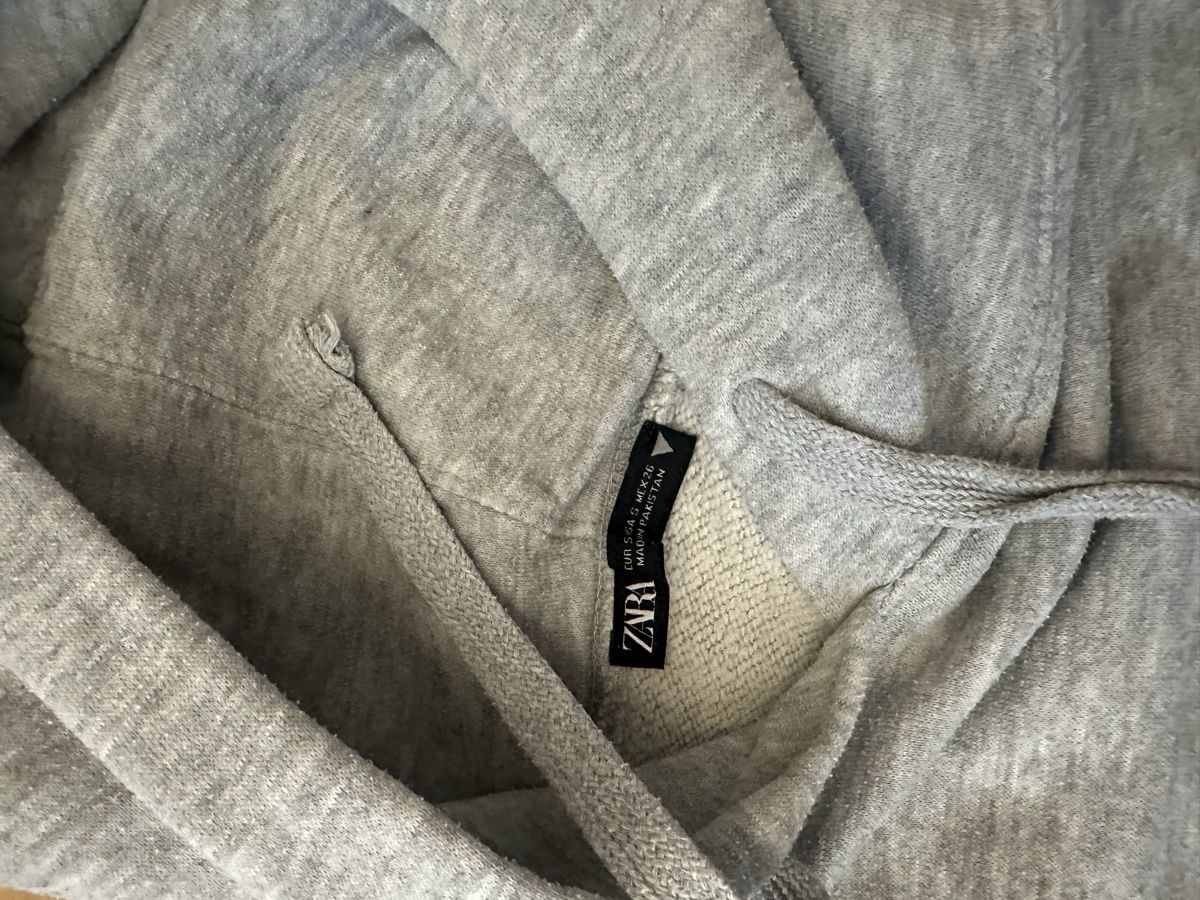Zara Maglioni & Felpe: Zara Kapuzenpullover grau Grösse S  – Usato da St. Gallen venduto da laryberry 1