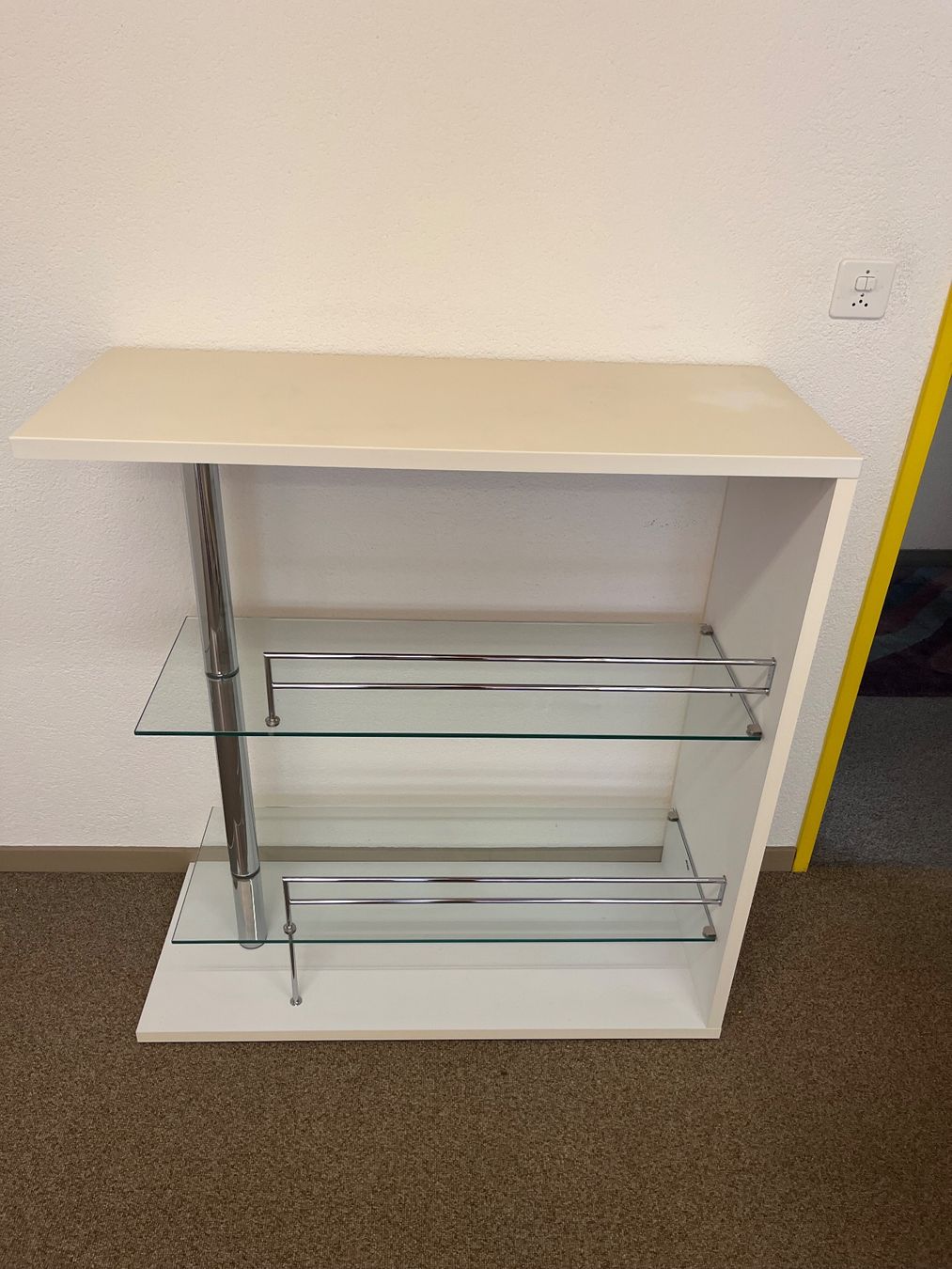 Allestimento di negozi e stand fieristici: Theke/Möbel Weiss, vielseitig einsetzbar – Usato da Thürnen venduto da gue_c8yz
