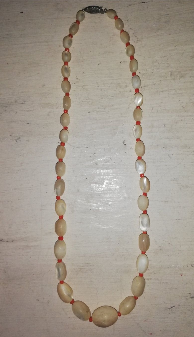 Catenine: Kette Perlmutt Koralle Silber 800 – Usato da Aarburg venduto da Emelie 1