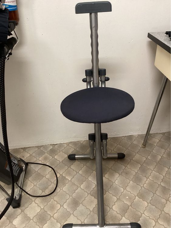 Leifheit Multisitz Niveau – Rückenschonende Sitz-Stehhilfe, Höhenverstellbar 45-85 Cm, Belastbar Bis 100 Kg