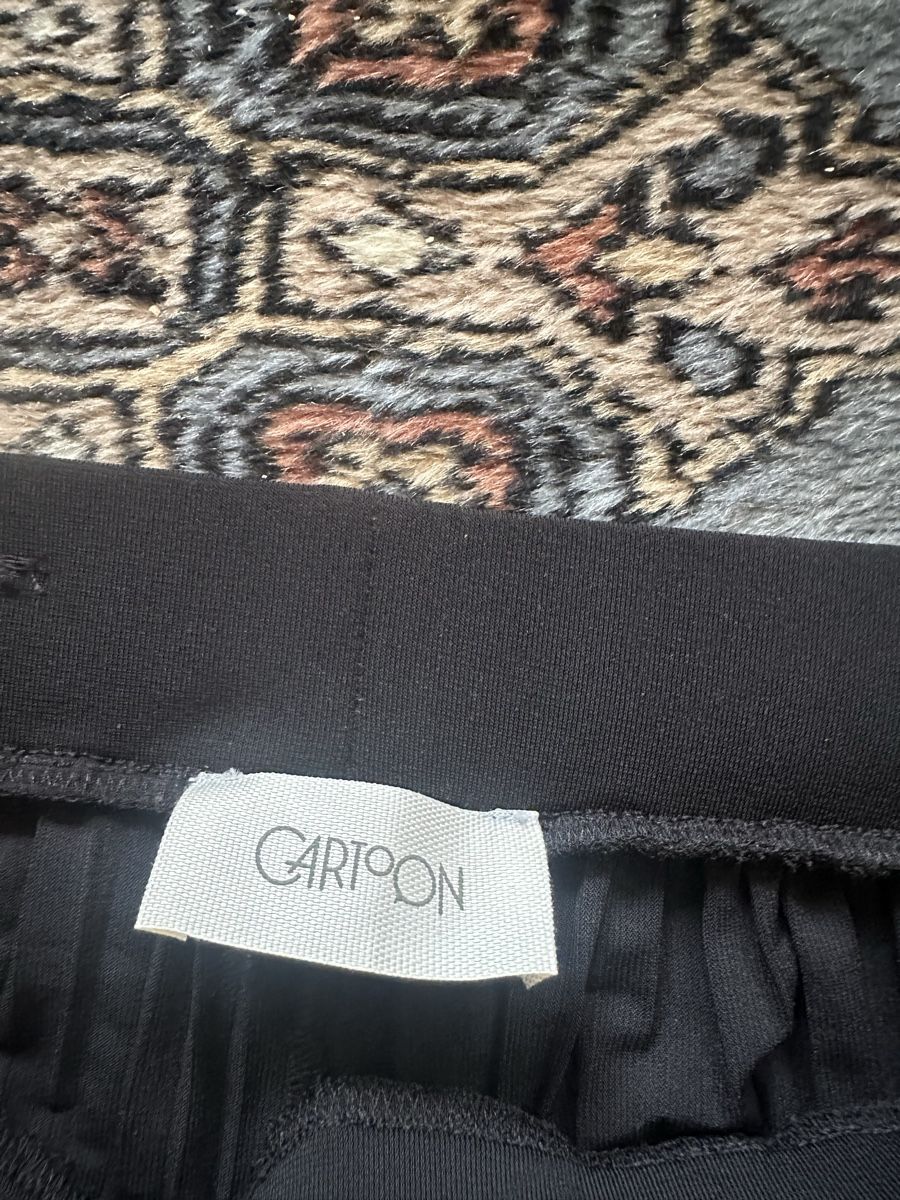 Pantaloni: Elegsntes Cartoon Schwarz hose gr 36 – Usato da Uster venduto da bek_v2ct 1