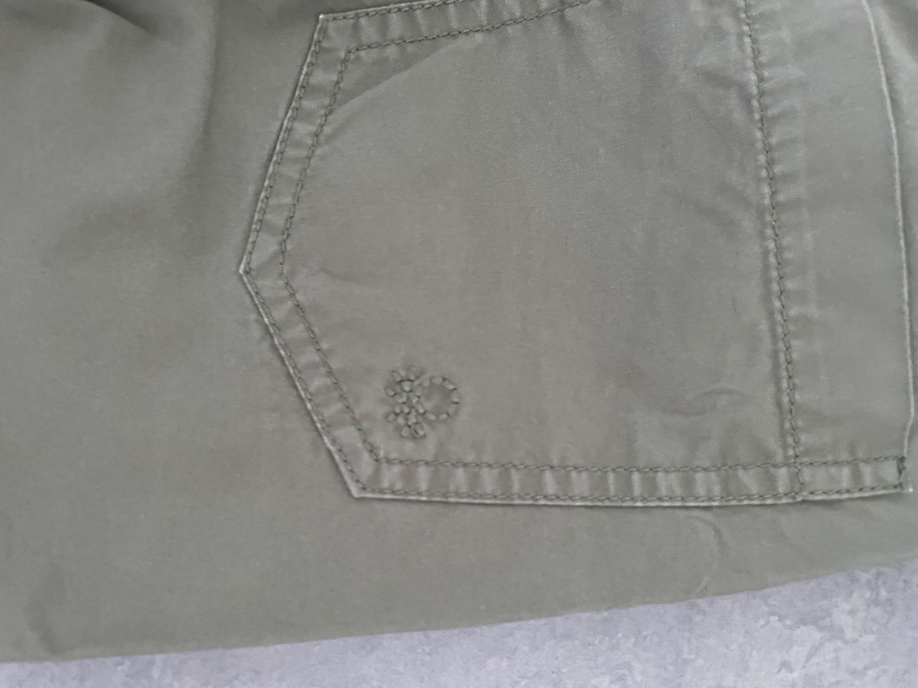 Benetton Hosen: Shorts – Neu (gemäss Beschreibung) aus Zürich von Ivona3 5