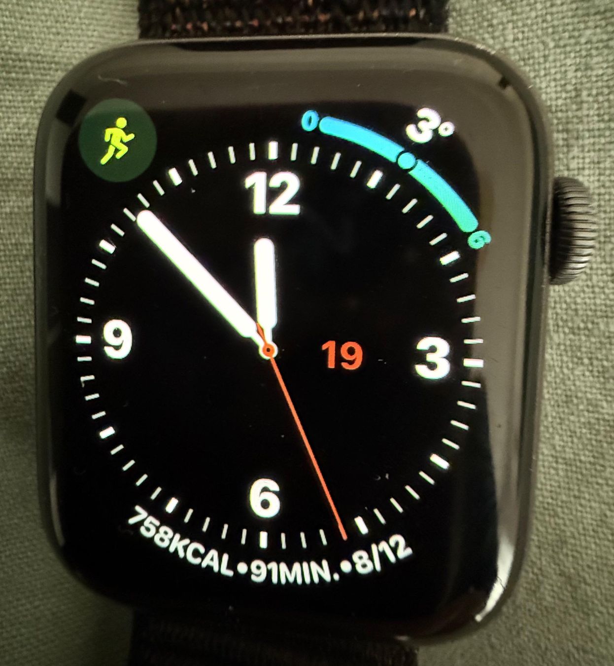 Apple Smartwatch: Apple Watch 5 Alu 44 mm GPS Space Grey – Gebraucht aus Bülach von Twinggy