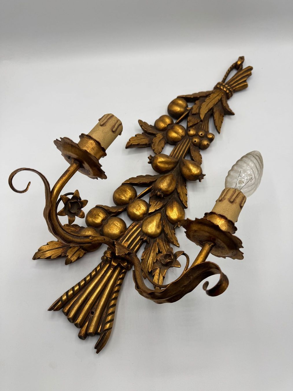 Lampade: 2 Wandlampen, Gold patiniert – Usato da Sachseln venduto da BONATI01 1