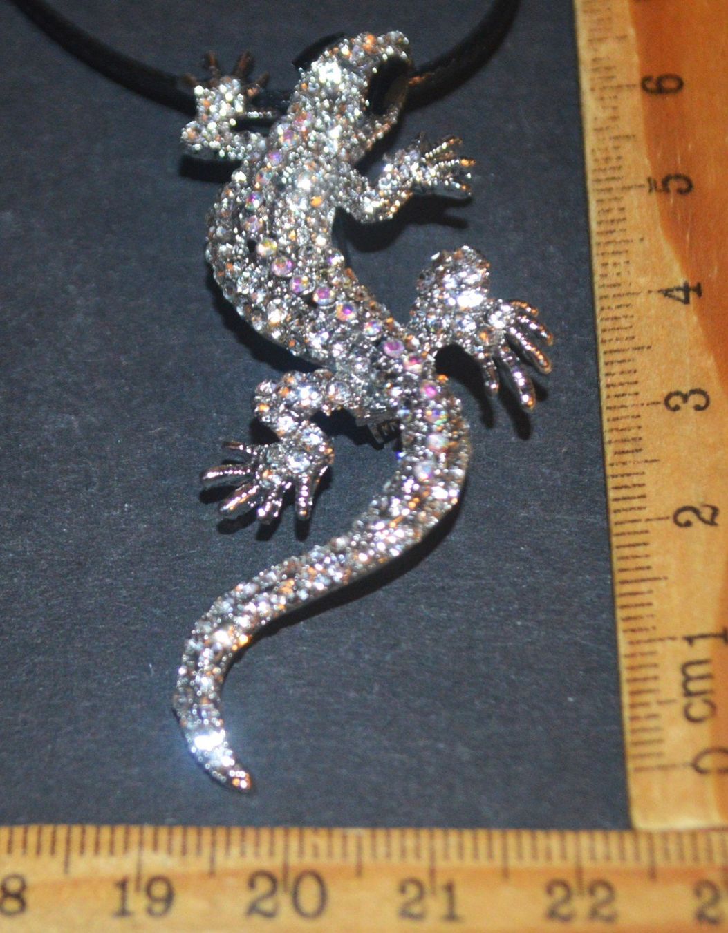 Spille & Fermagli: Brosche oder Halskette L-6690 – Eidechse weiss mit Strass – Nuovo e nell'imballaggio originale da Goldiwil (Thun) venduto da han_v5b7 2