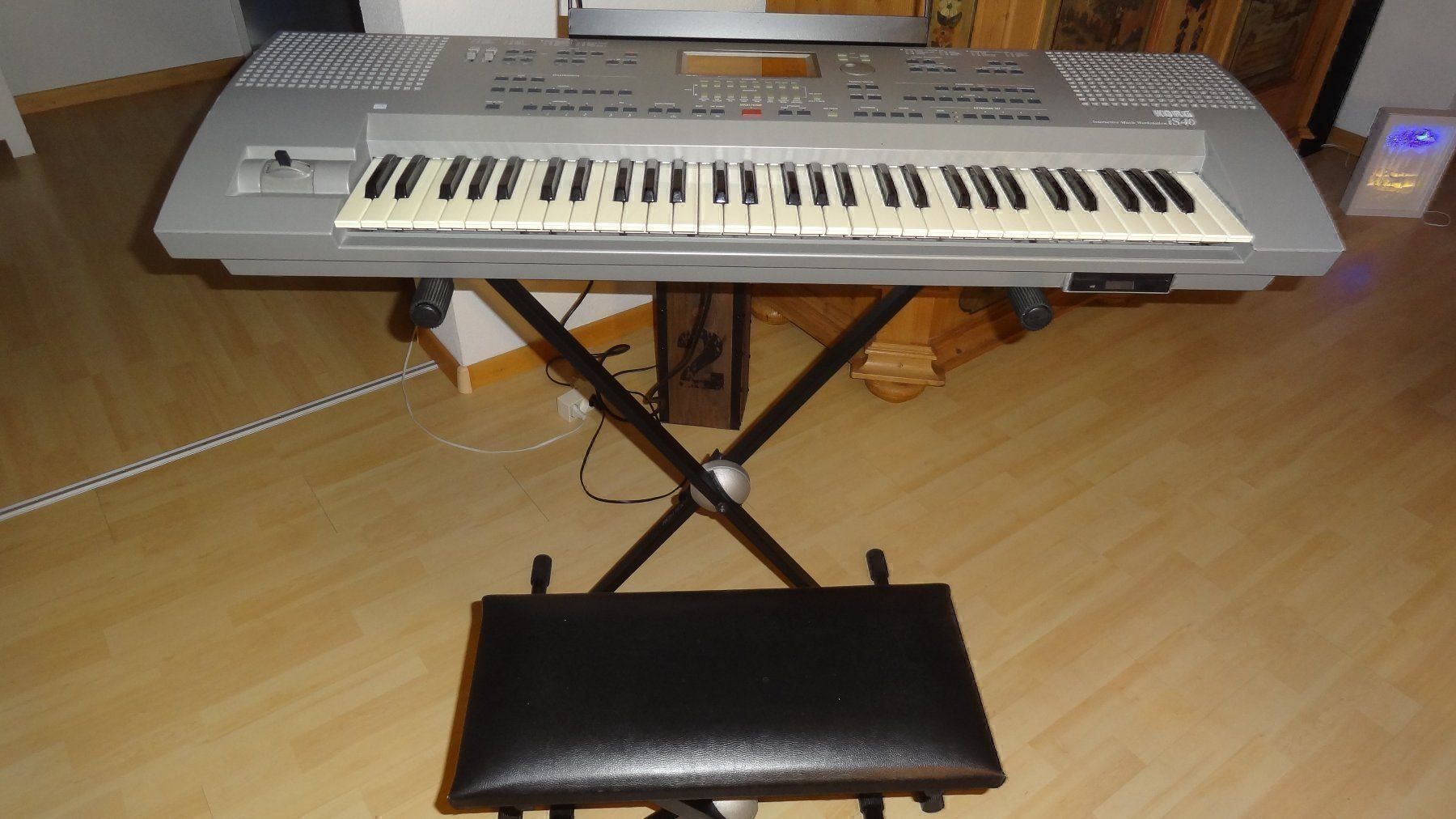 Korg Strumenti musicali: Keyboard KORG IS 40 – Usato da Bremgarten AG venduto da Rhoru