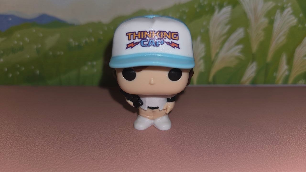 Statuette: Dustin (Kinder Joy - Stranger things) – Nuovo (secondo la descrizione) da Winterthur venduto da Vorduba