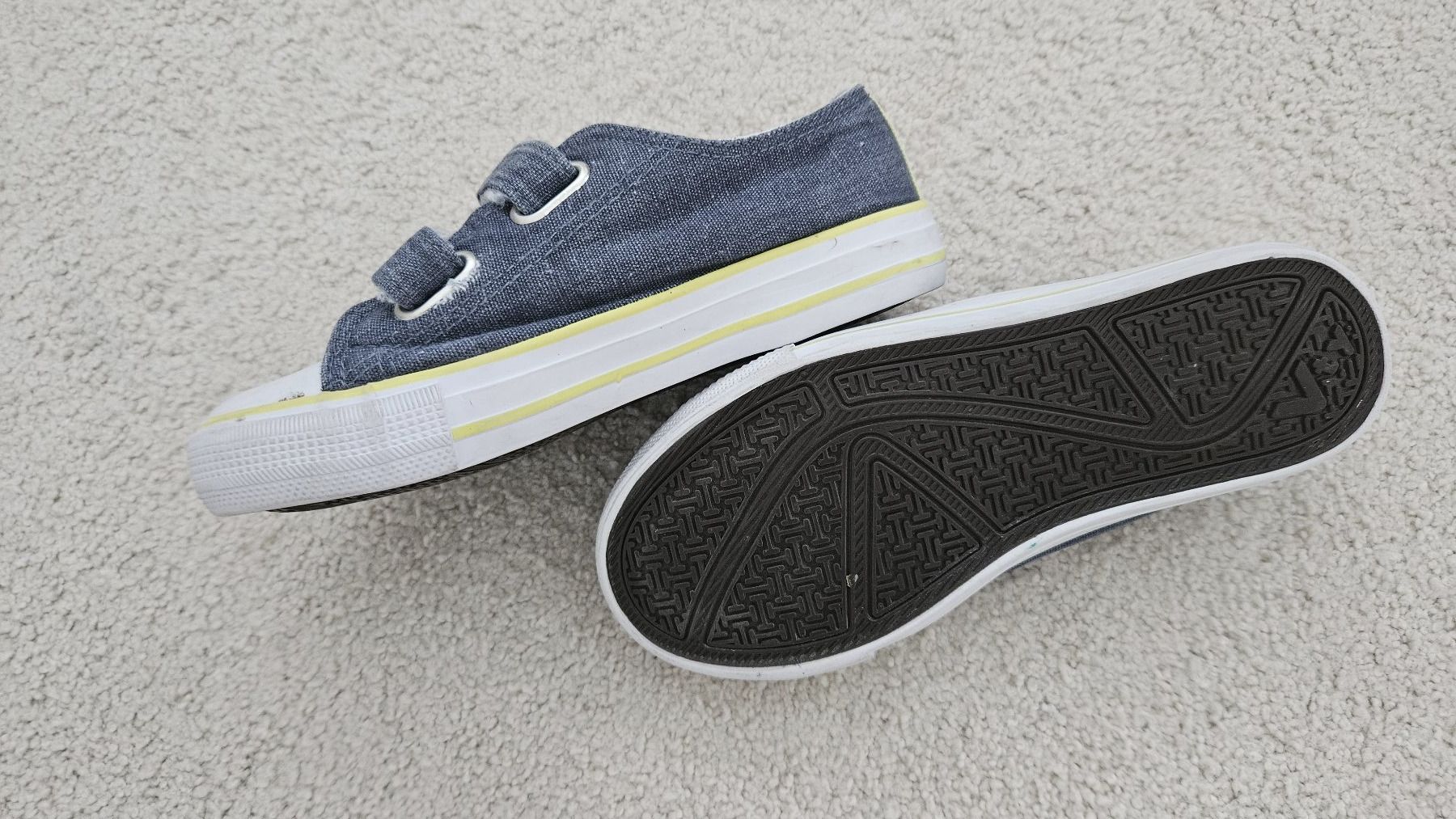 Scarpe per ragazzi: Turnschuhe Klettschuh 30 weisse Sohle – Usato da Gossau SG venduto da dolores_x 4