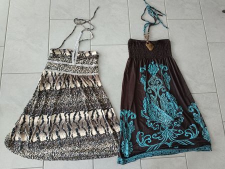 Zwei Sommerkleider Neckholder mit div. Verzierungen ca. S/M