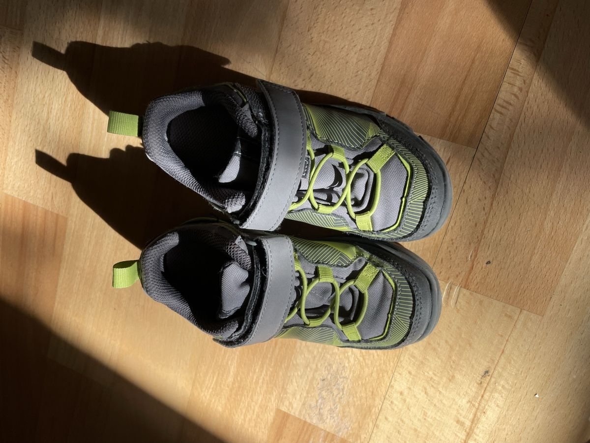 Decathlon Schuhe für Jungen: Chaussures de marche taille 28 Quechua – Neu (gemäss Beschreibung) aus Biel/Bienne von ger_f8ls
