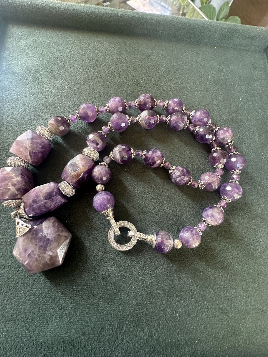 Colliers: Halskette mit Amethyst Perlen. HANDARBEIT  – Neuf avec emballage d'origine à Kriens par Hortensie6 4