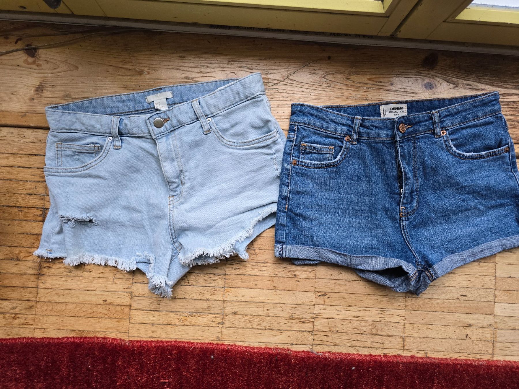 H&M Pantaloni: 2 tolle Hotpants in Gr.38 – Usato da Dübendorf venduto da jep76
