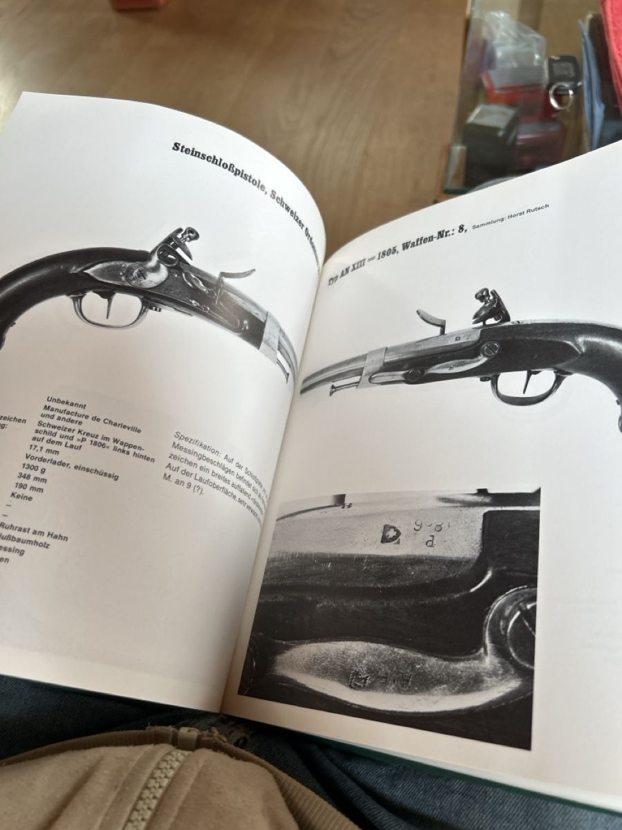 Libri: Buch Faustfeuerwaffen der Eidgenossen – Usato da Langnau i. E. venduto da PSS-212 4