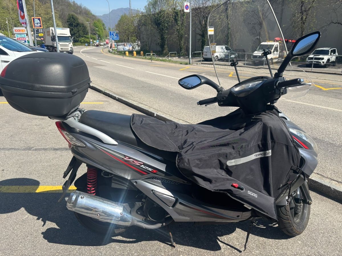 Sym Scooter: Scooter sym vs 125 compresi accessori – Usato da Montagnola venduto da iva_qvx9