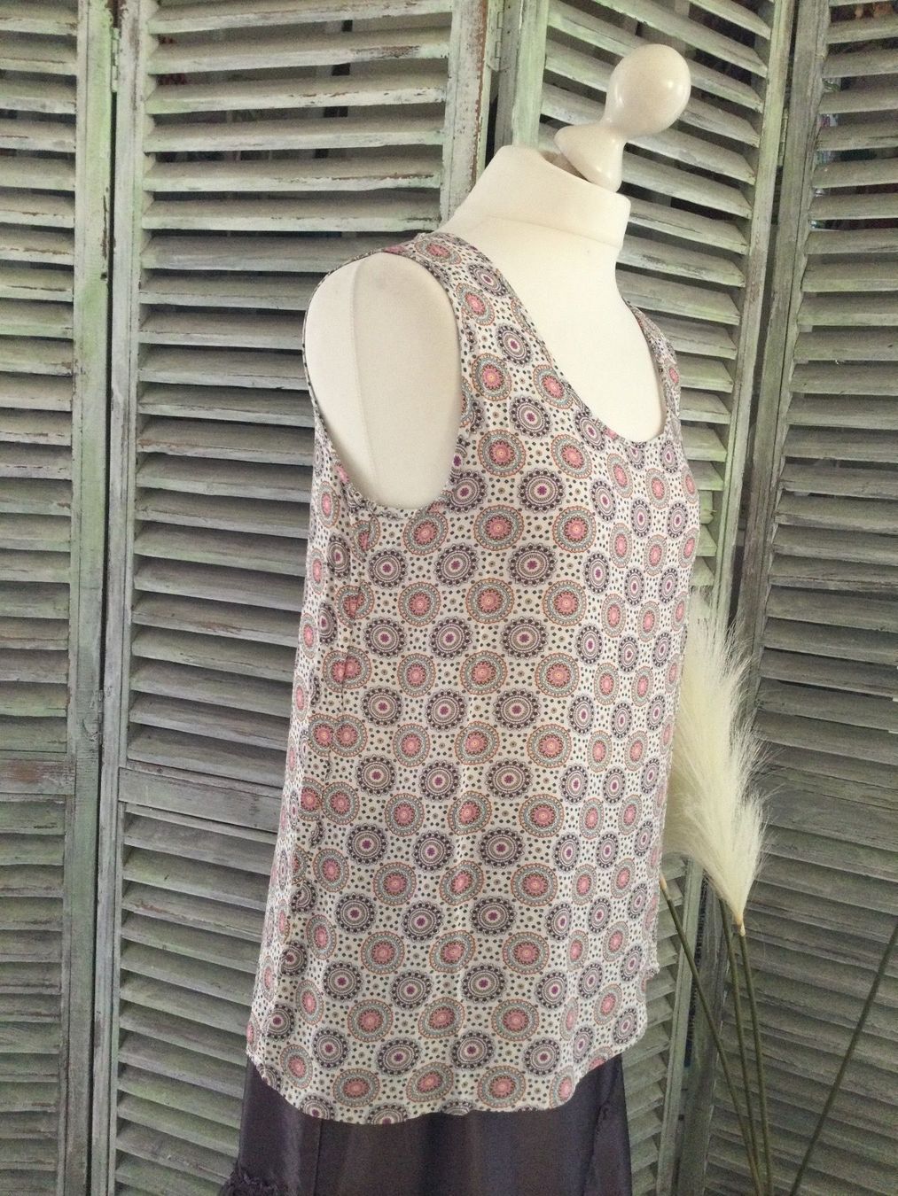Top: Top motifs mandala fleurs NEUF – Nuovo e nell'imballaggio originale da Agiez venduto da chouchanelle 2