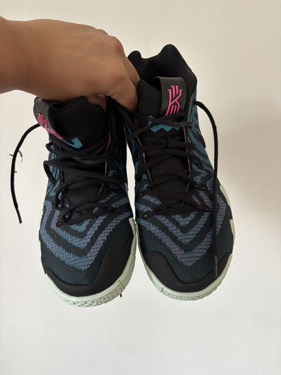 Nike Scarpe da uomo: Nike Kyrie 4 retro 80 – Usato da Genève venduto da Nathanwatchch 2