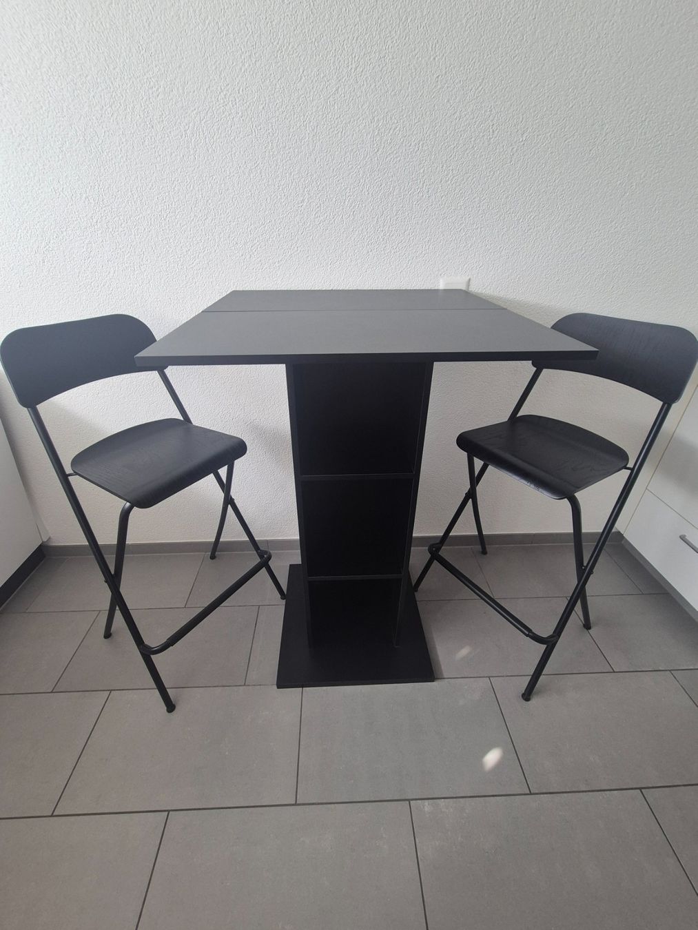 Tavoli: Bartisch OHNE Barhocker - schwarz, platzsparend - VB – Usato da Aarau venduto da van_mwv8