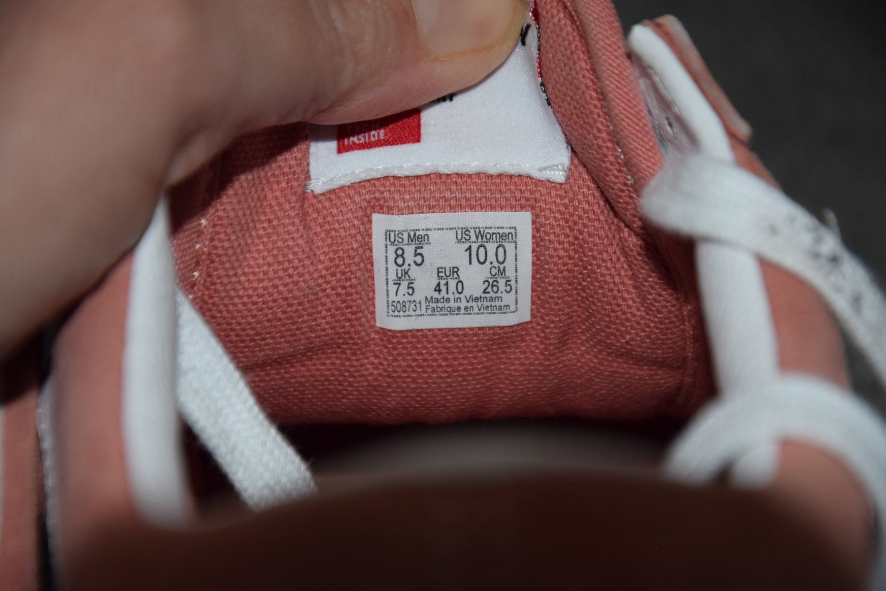 Vans Scarpe da uomo: Vans Old Skool Classic Pink Salmon Suede gr. 41 – Usato da Mezzovico venduto da finsteraar 7