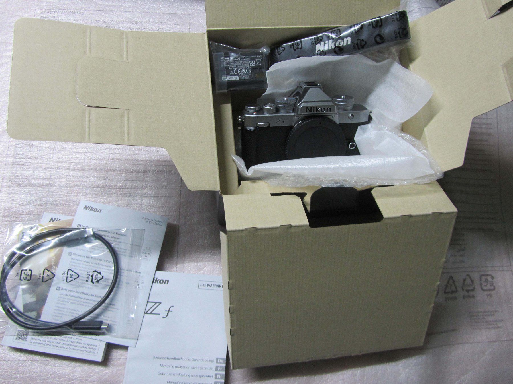 Nikon Appareil photo: Nikon Z f – Neuf avec emballage d'origine à moosseedorf par RTN10 3